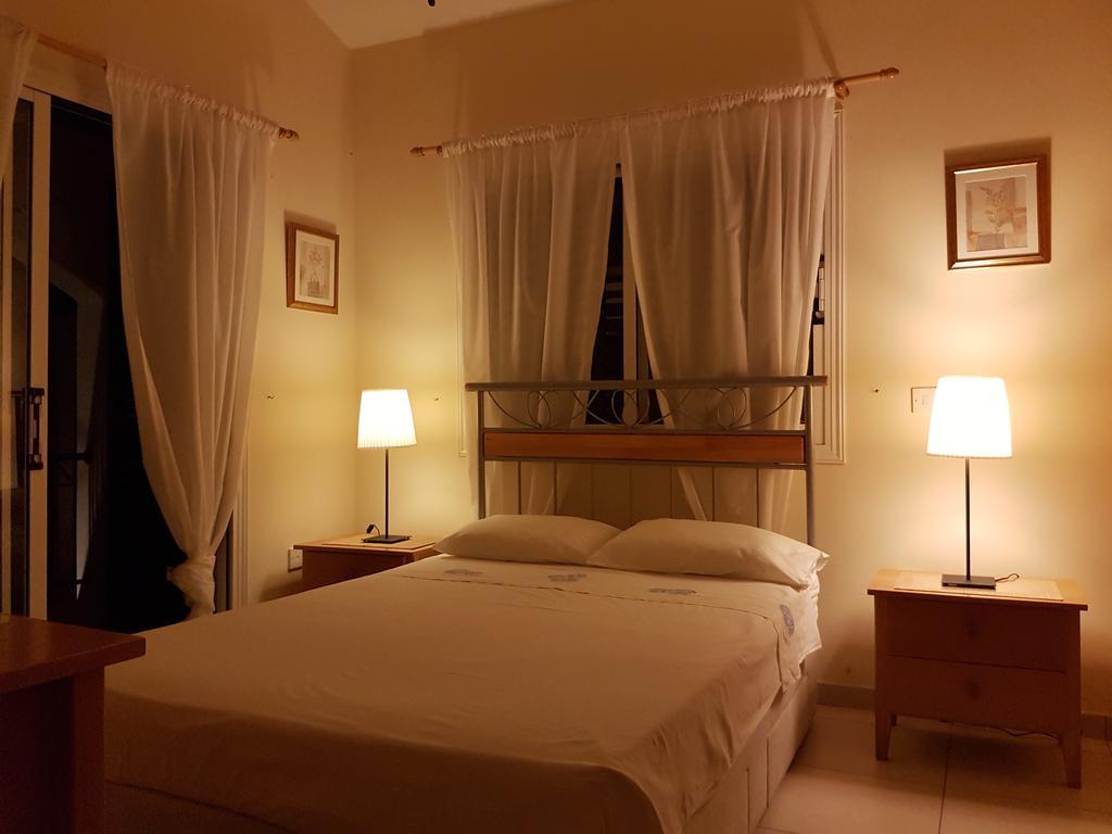 Villa Charlotte โปรทาราส ภายนอก รูปภาพ