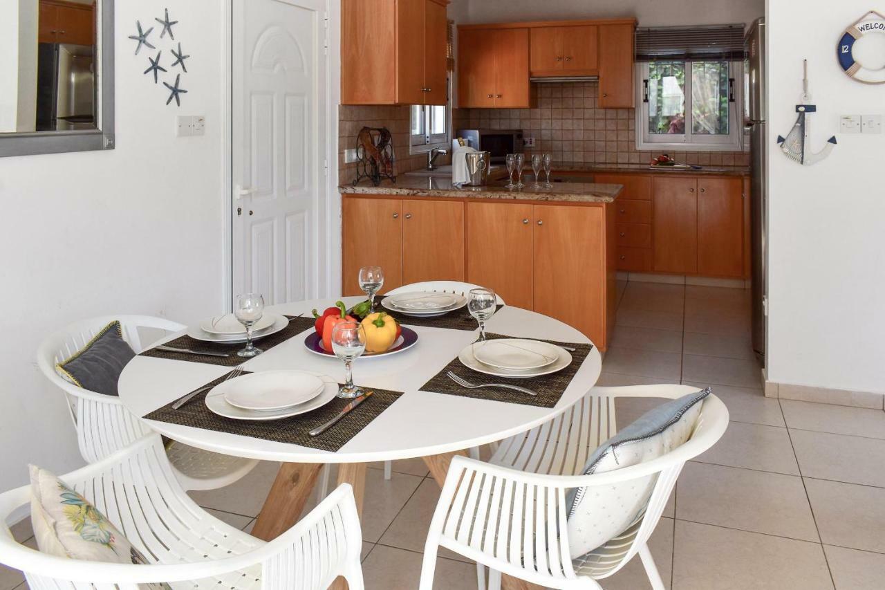 Villa Charlotte โปรทาราส ภายนอก รูปภาพ