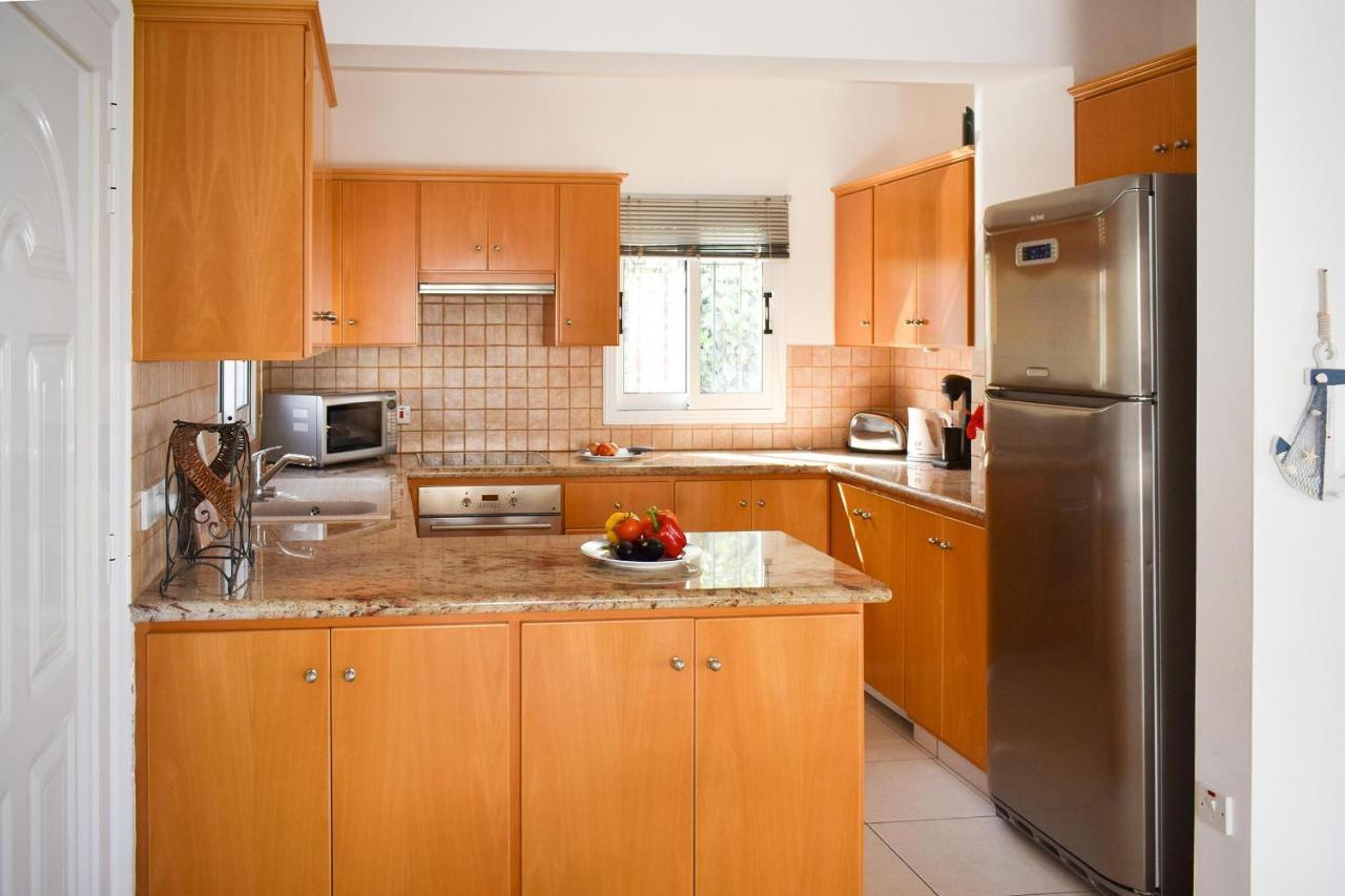 Villa Charlotte โปรทาราส ภายนอก รูปภาพ